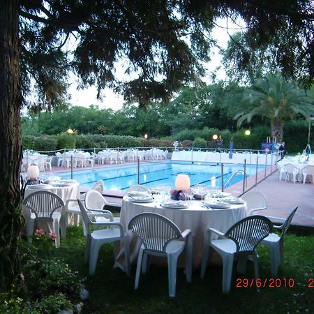 Hotel Garden Terni Bagian luar foto