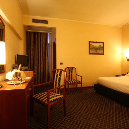 Hotel Garden Terni Bagian luar foto
