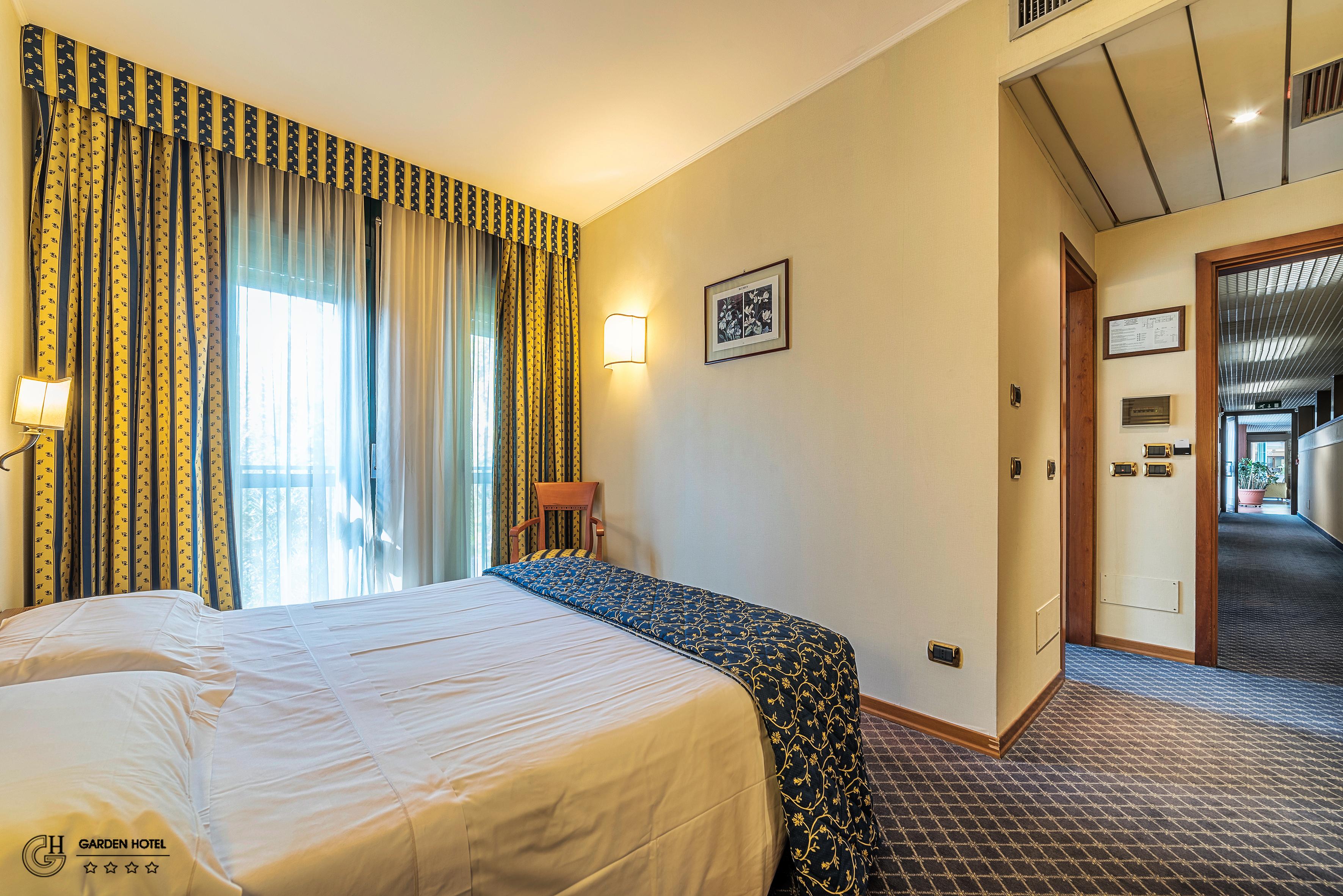 Hotel Garden Terni Bagian luar foto