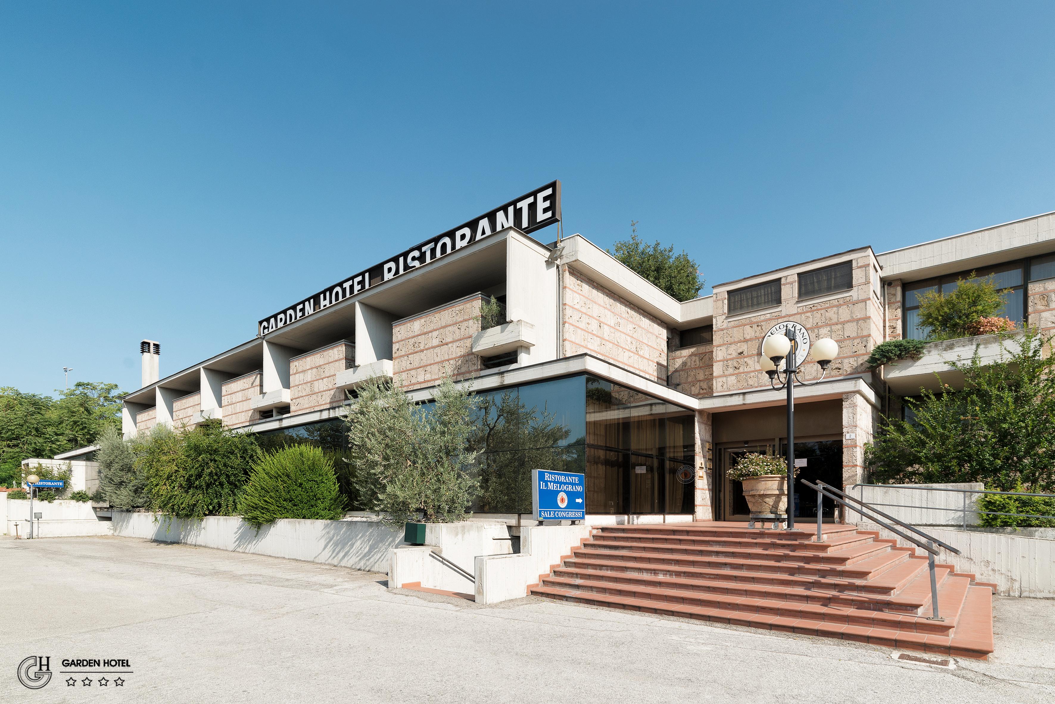 Hotel Garden Terni Bagian luar foto