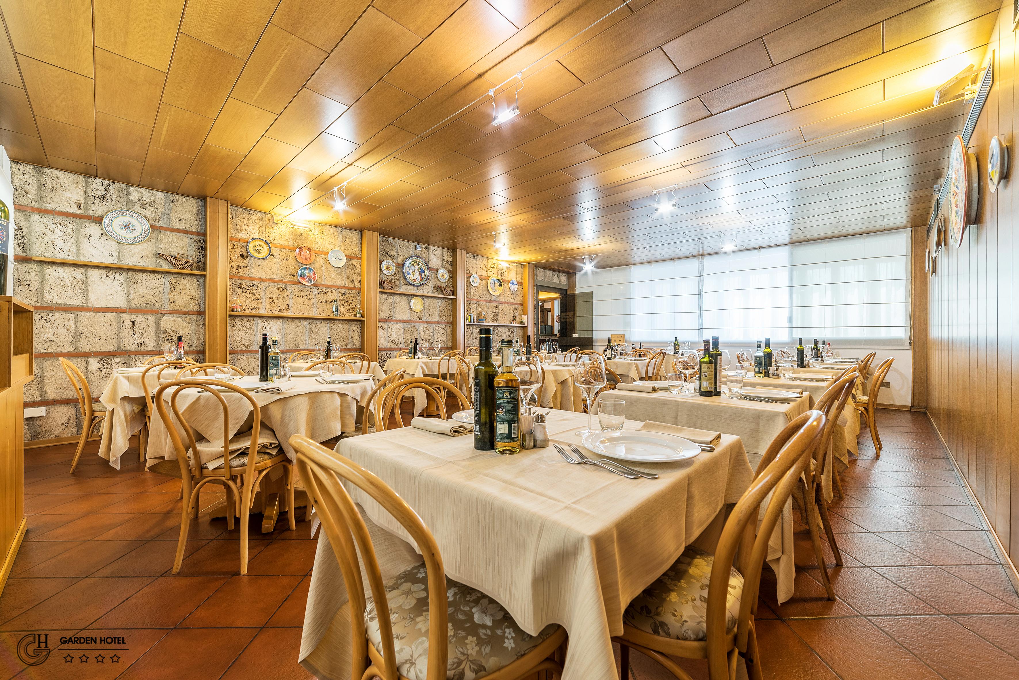 Hotel Garden Terni Bagian luar foto