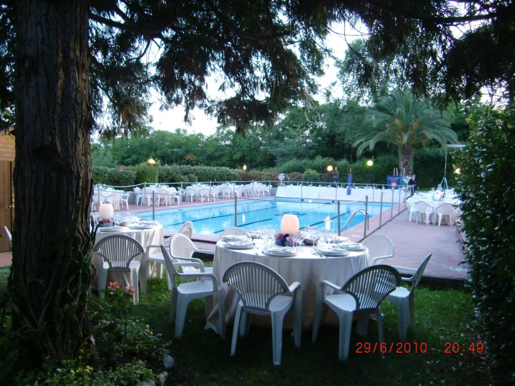Hotel Garden Terni Bagian luar foto