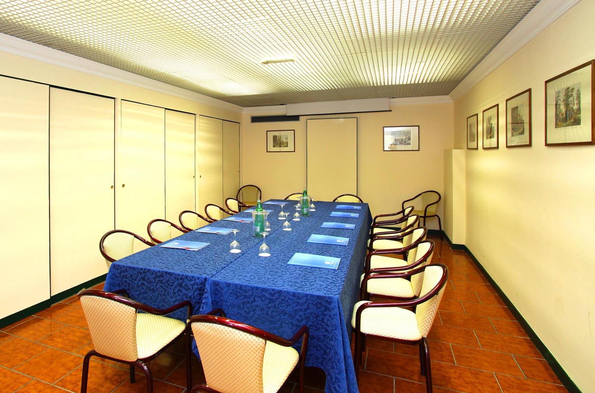 Hotel Garden Terni Bagian luar foto