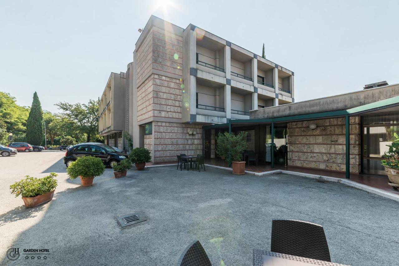 Hotel Garden Terni Bagian luar foto